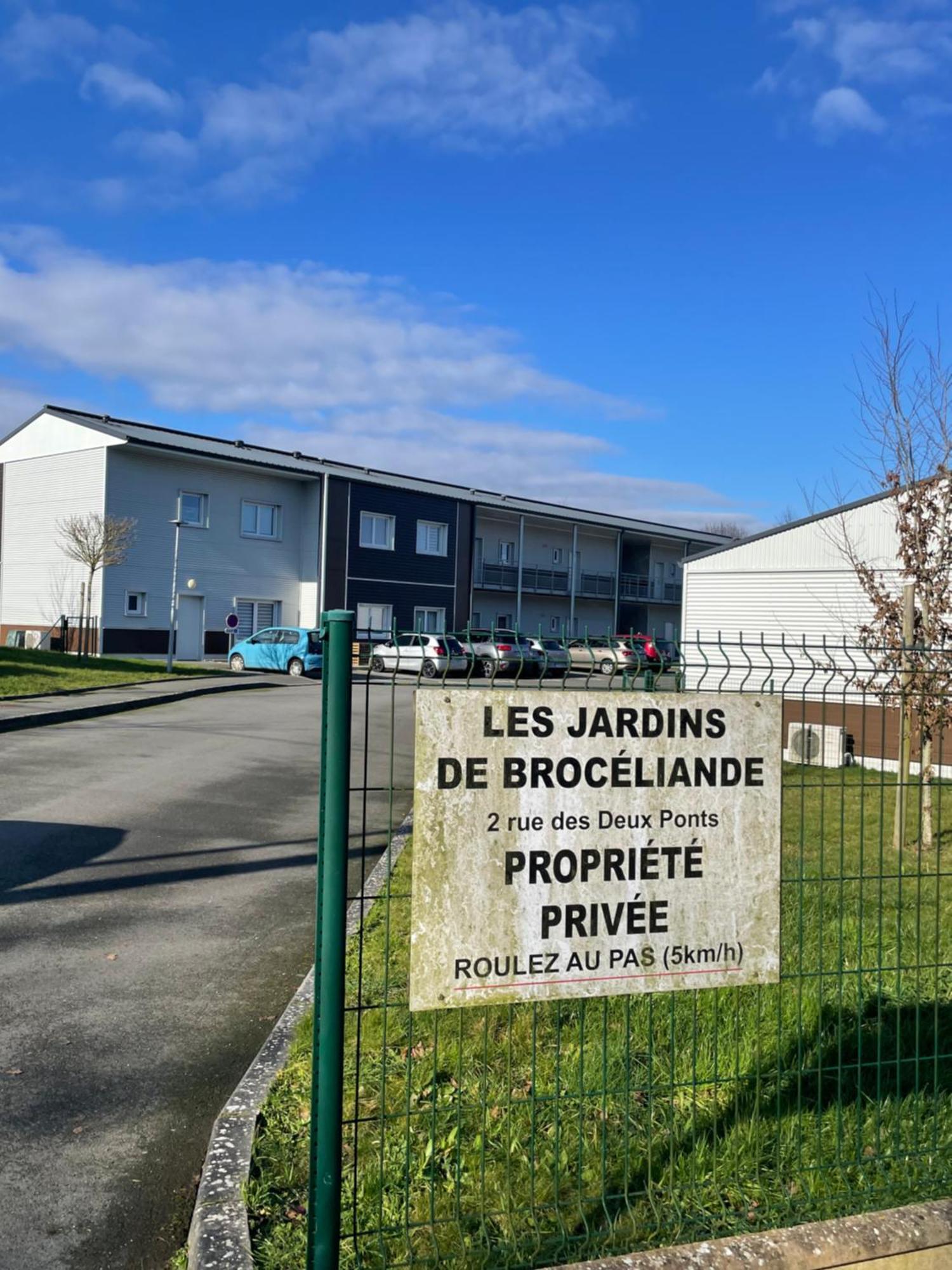 Le Jardin De Broceliande Apartment Ploermel Exterior photo